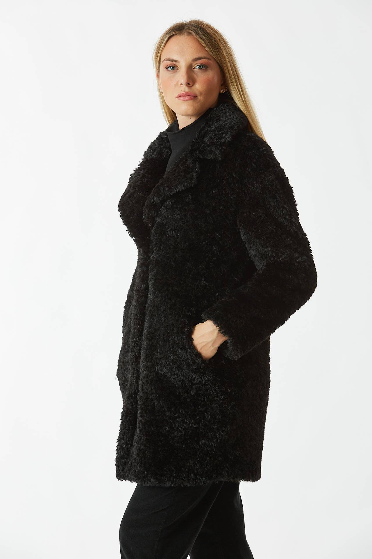 Cappotto ecopelliccia nero