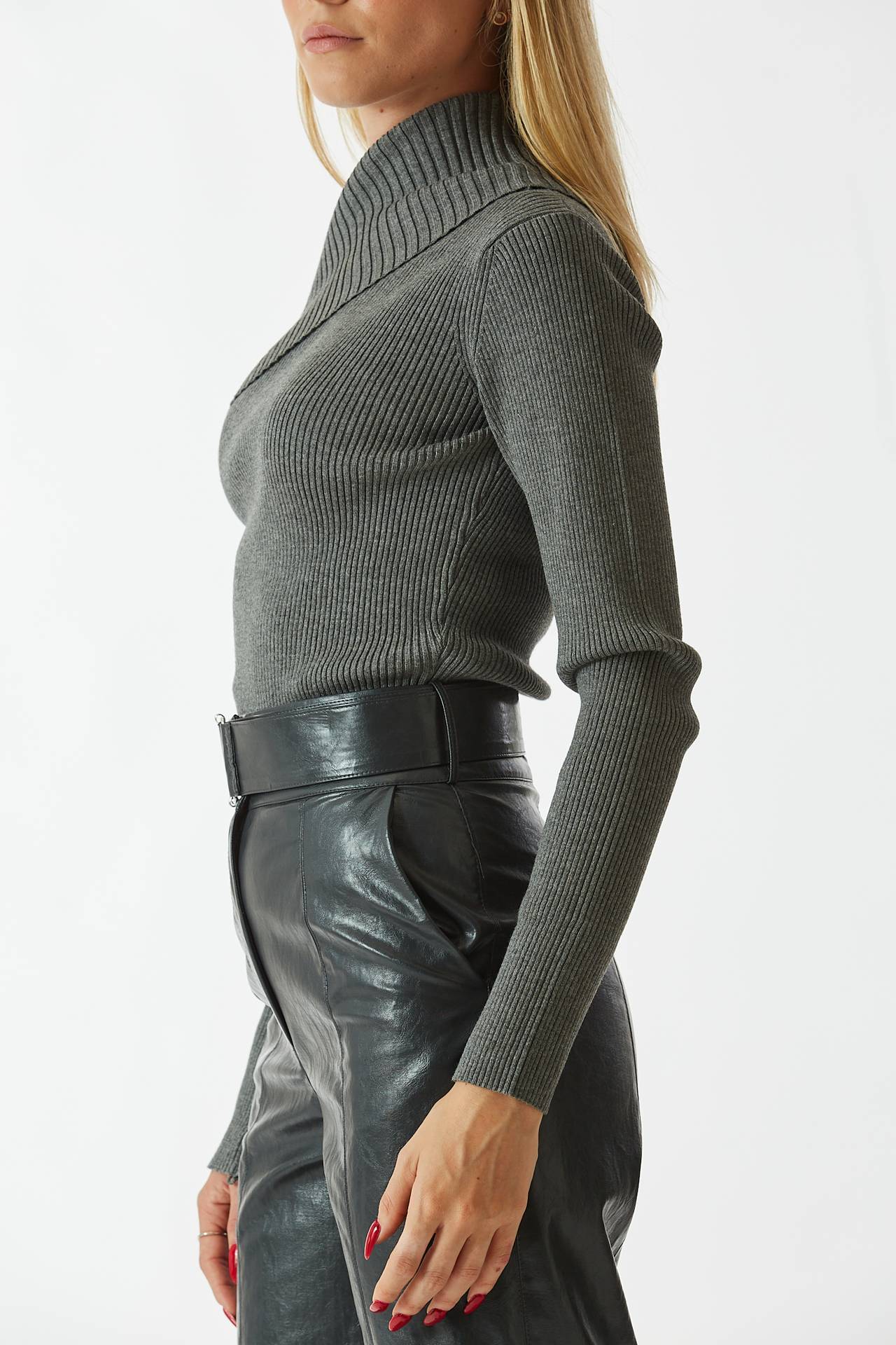 Maglia monospalla grigia
