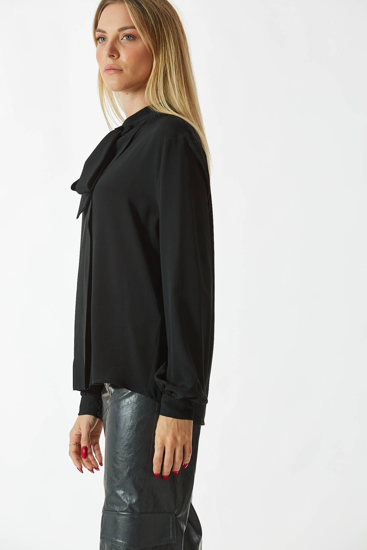 Camicia in seta nera