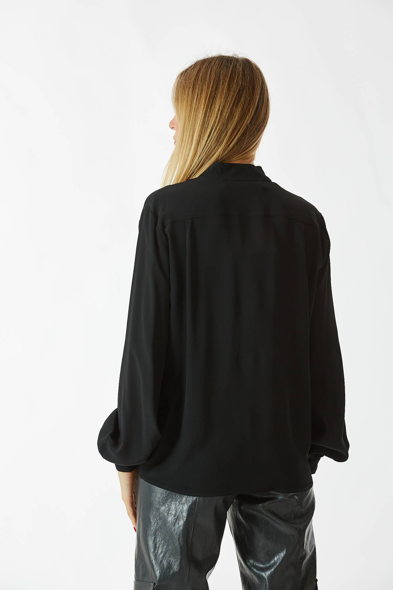 Camicia in seta nera