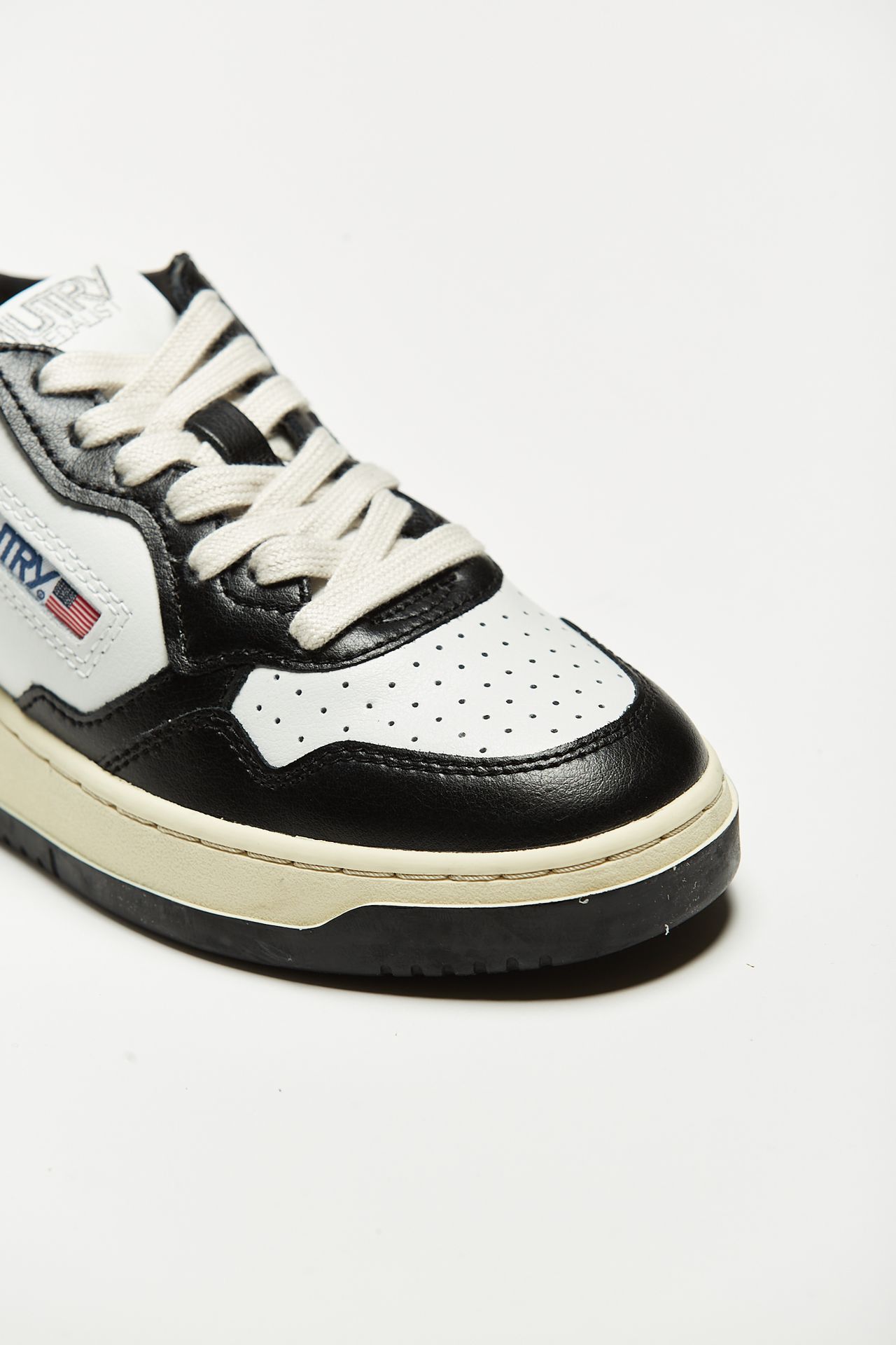 Sneakers MEDALIST LOW-AULW-WB01