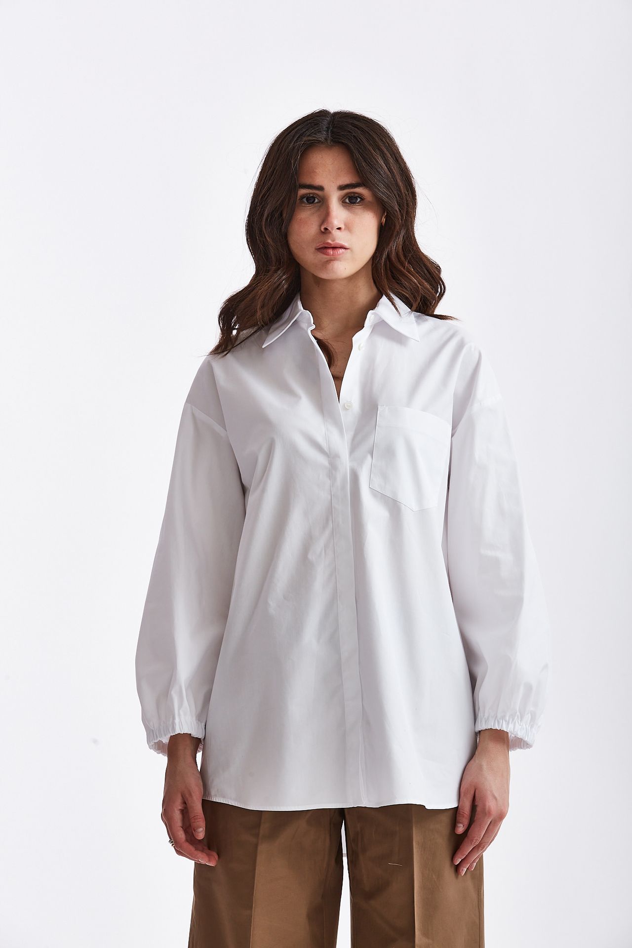 Camicia ampia in cotone bianco