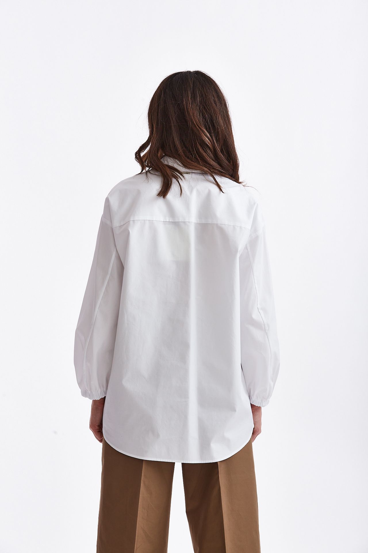 Camicia ampia in cotone bianco