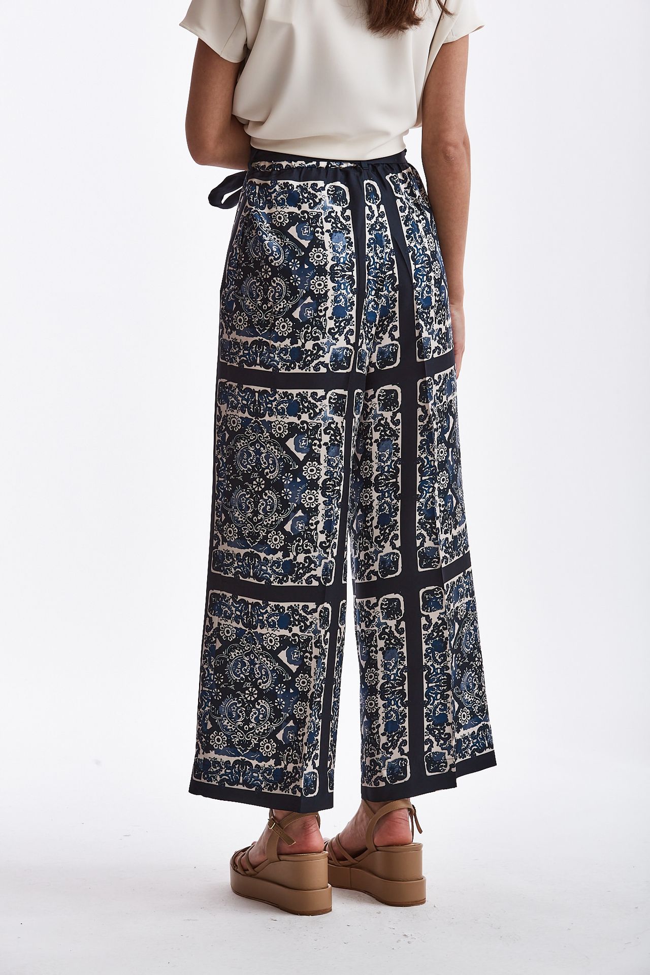 Pantaloni seta store