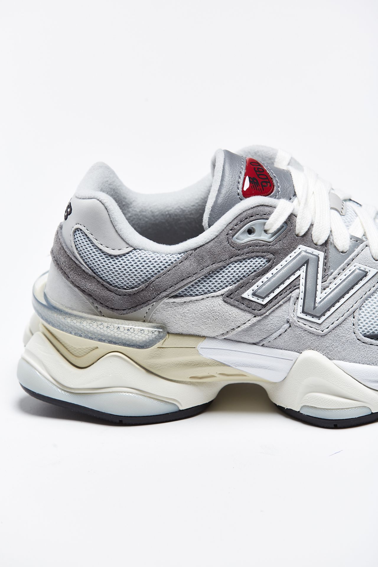 Sneakers U9060GRY in pelle New Balance Uomo Pier Abbigliamento Worldwide