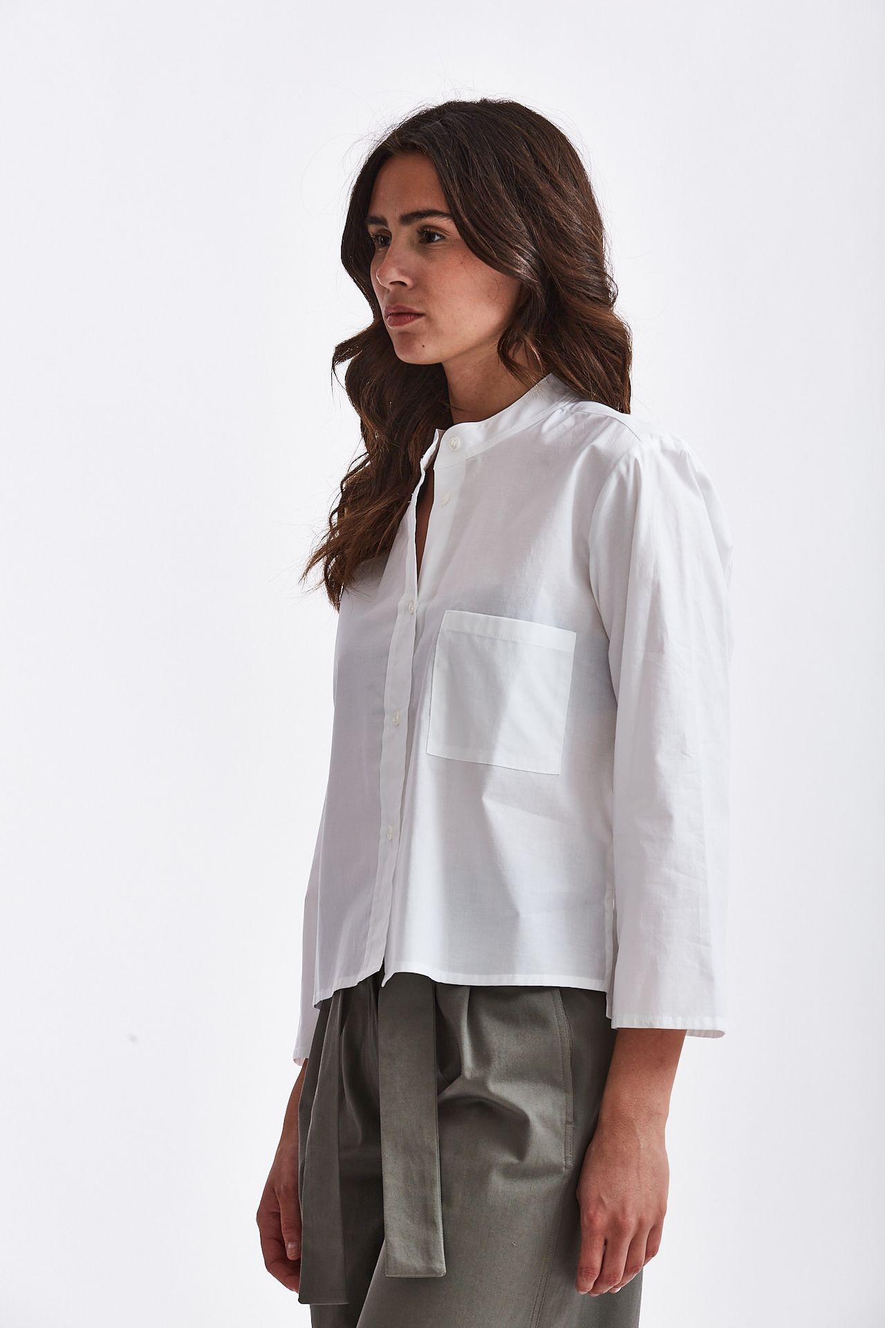 Camicia coreana in cotone bianco