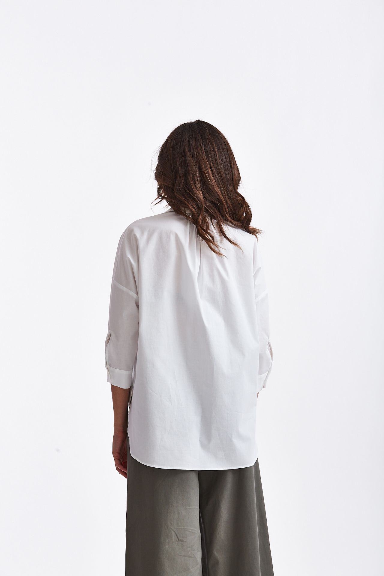 Camicia svasata in cotone bianco