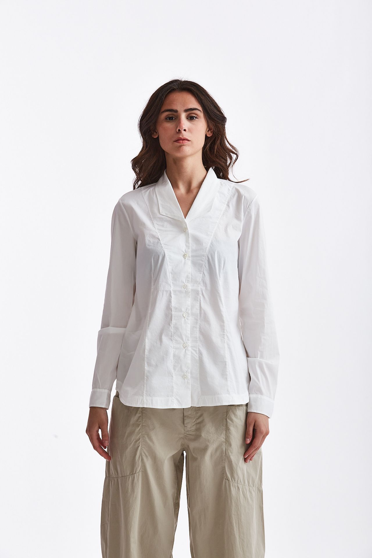 Camicia sciancrata in cotone bianco