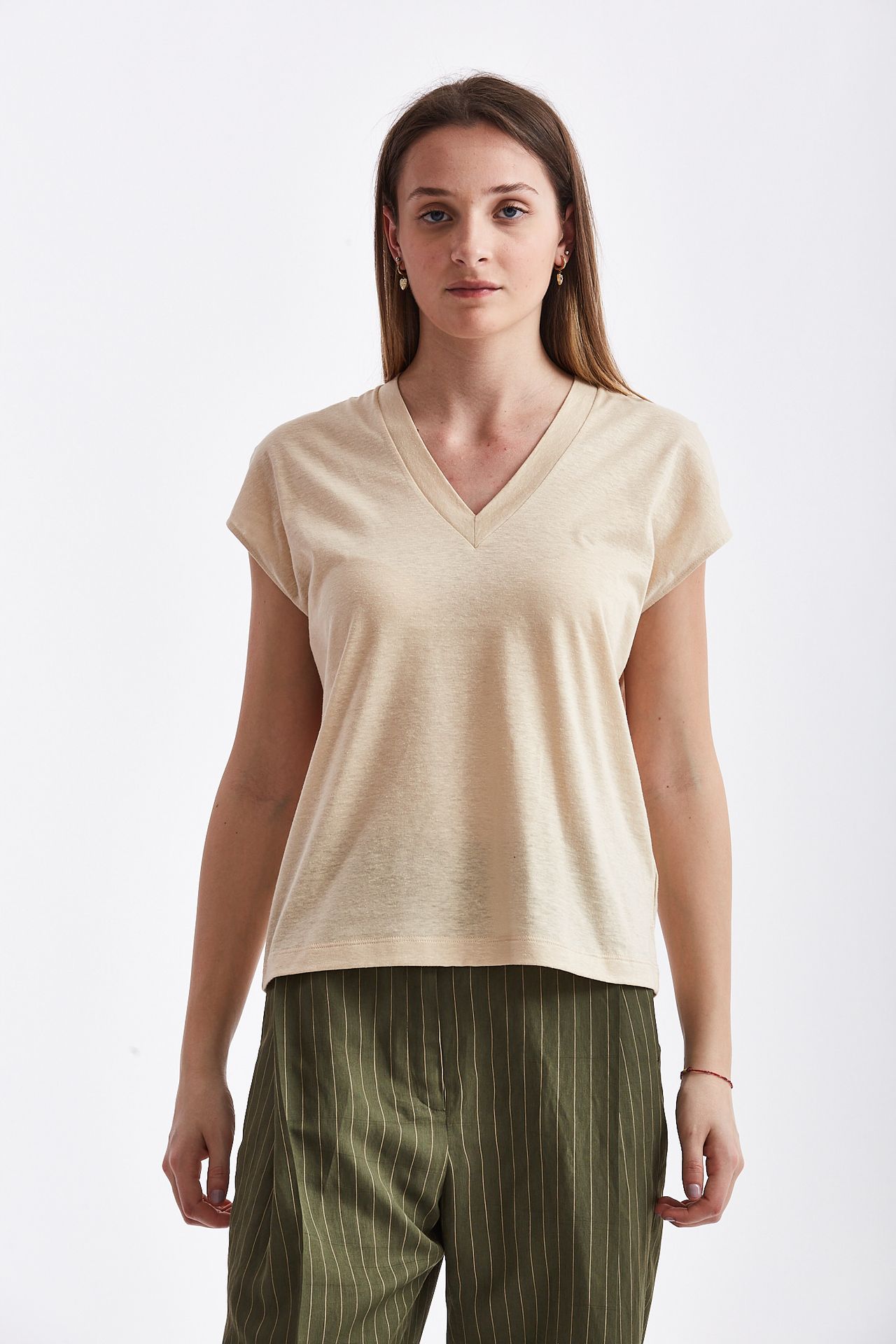 T-shirt scollo a V beige