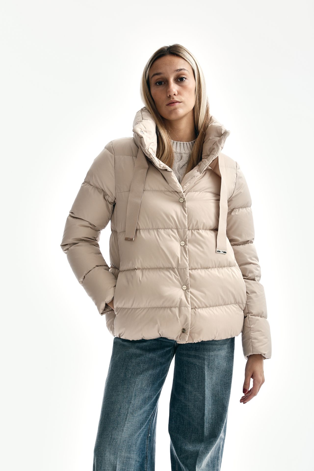 Piumino beige corto 2025