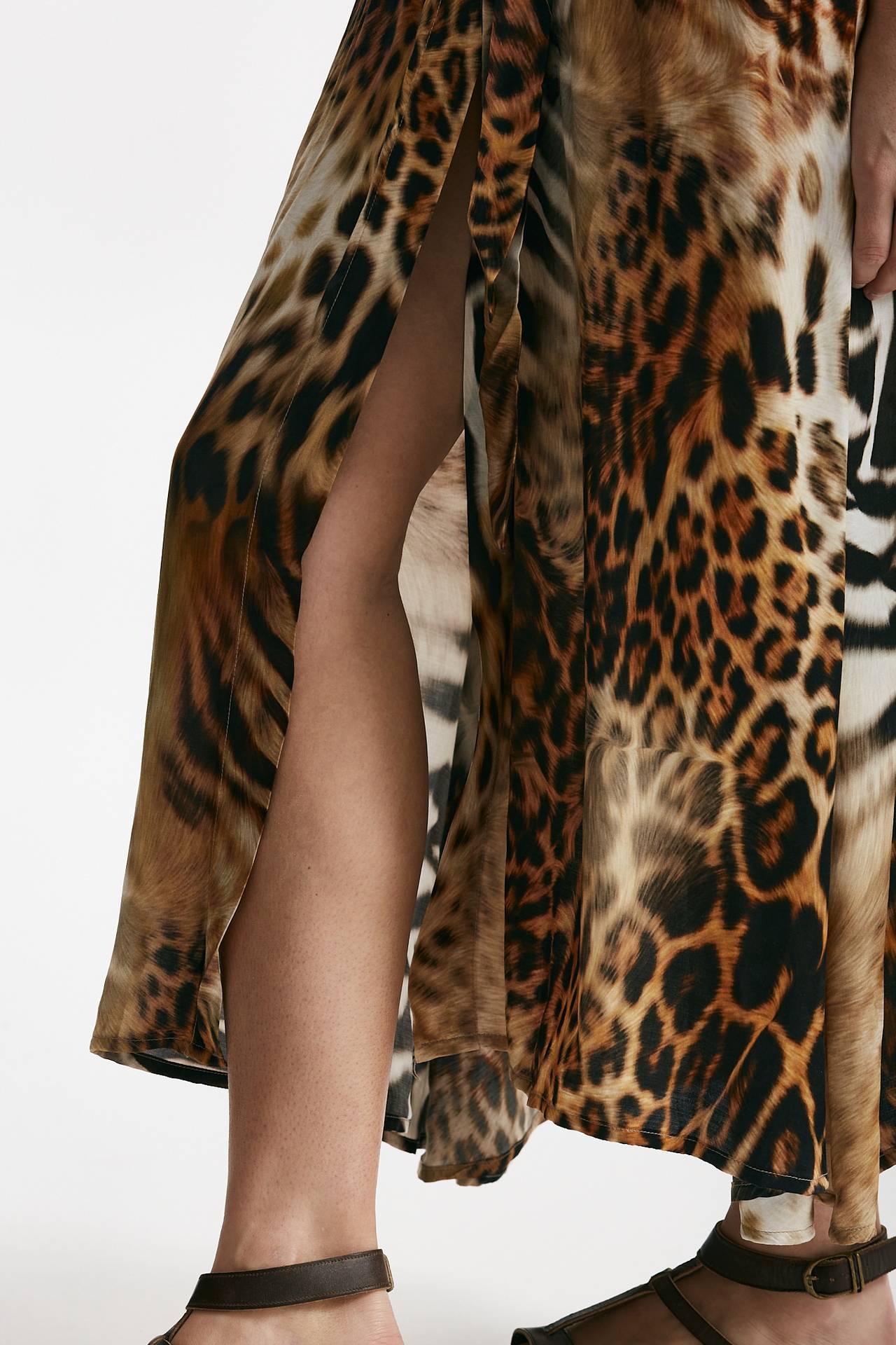 Abito wrap animalier scollo incrociato