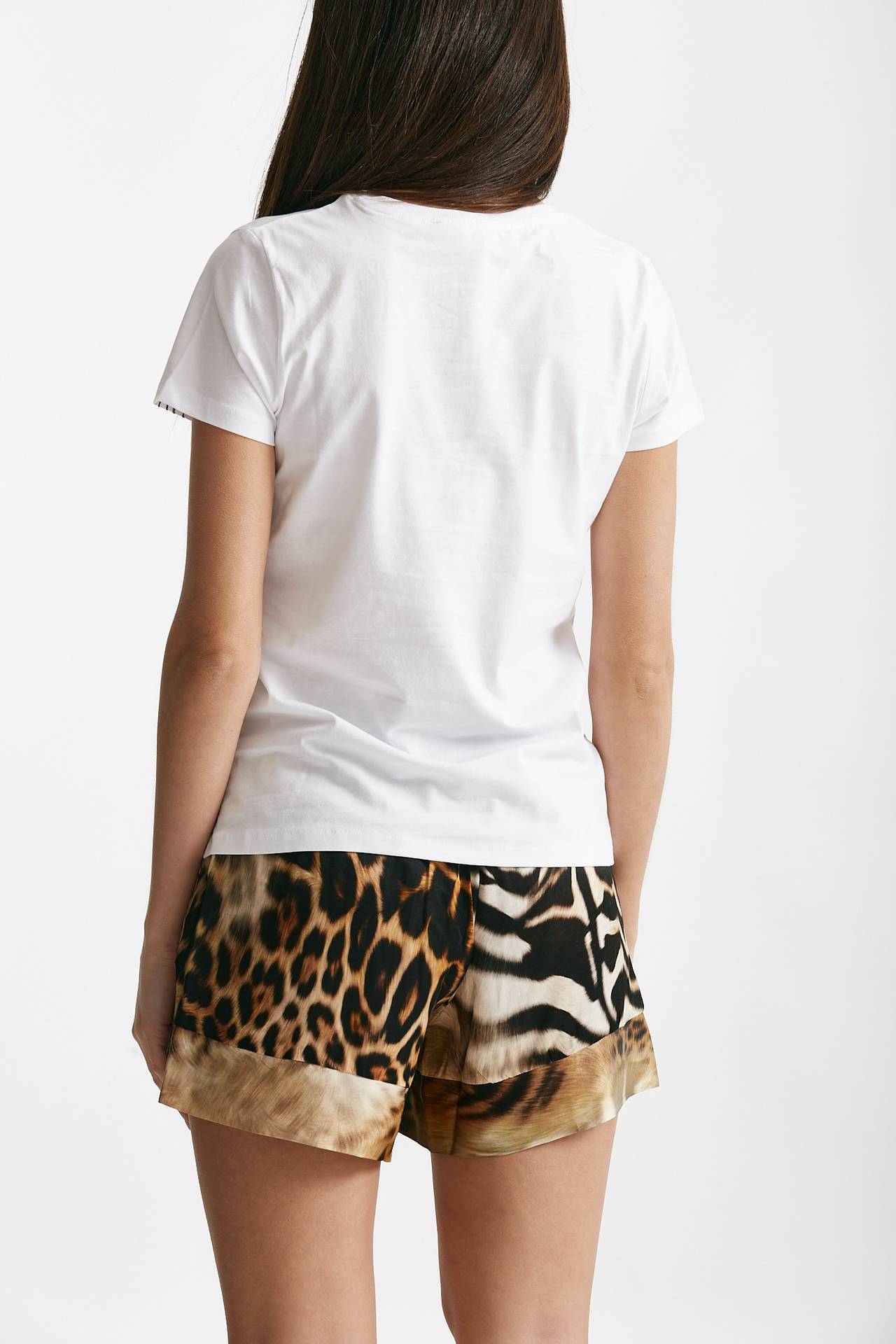 T-shirt con applicazione animalier bianca