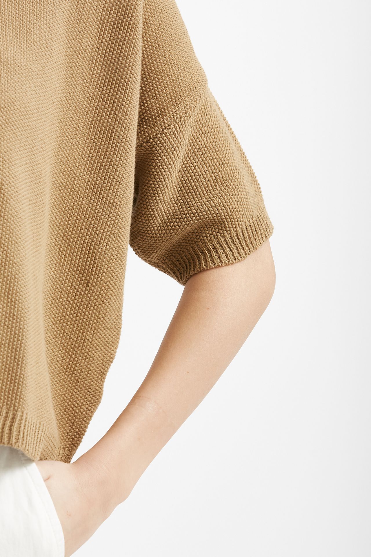 Maglia a scatolina cammello