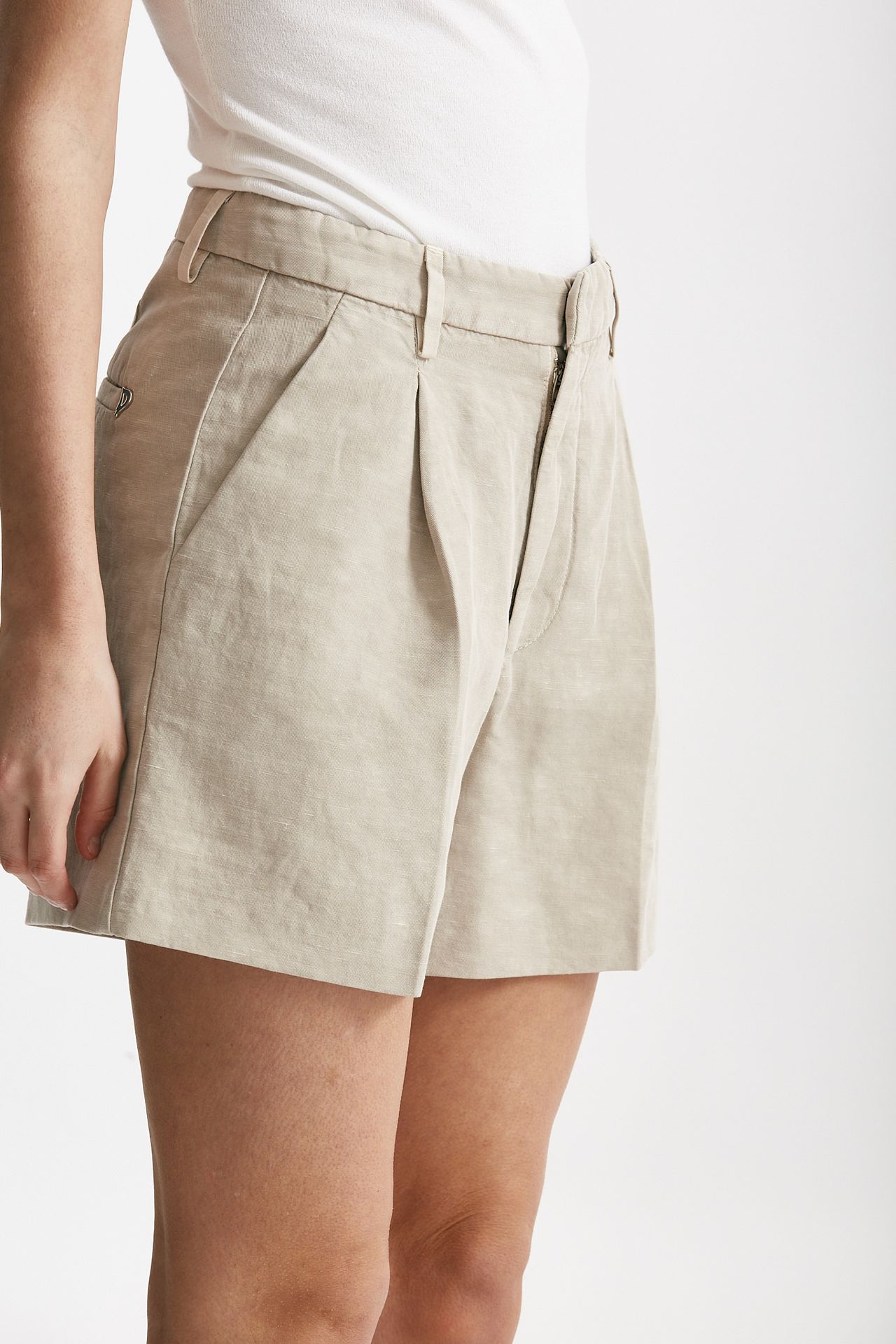 Bermuda pinces beige chiaro vita alta