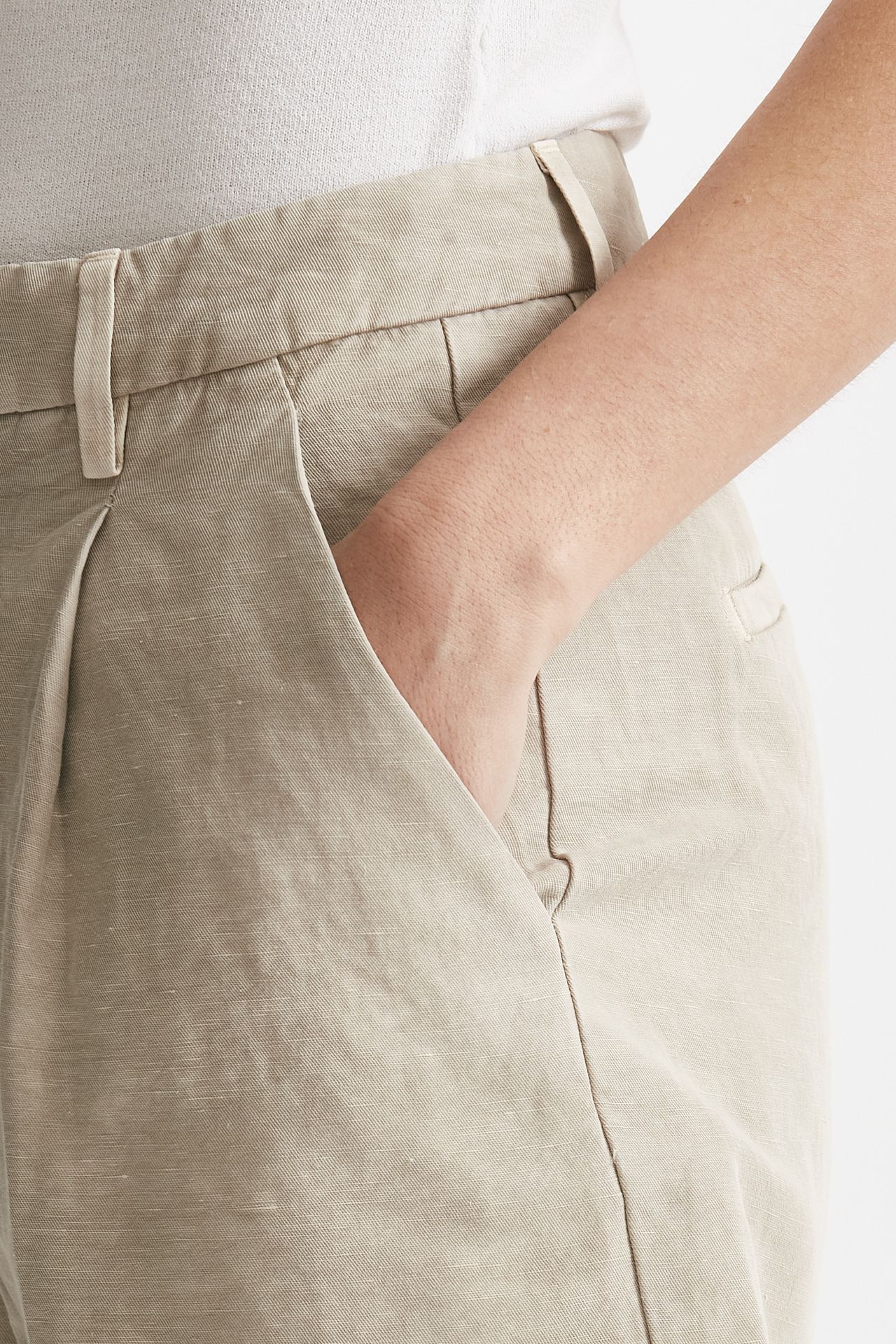 Bermuda pinces beige chiaro vita alta
