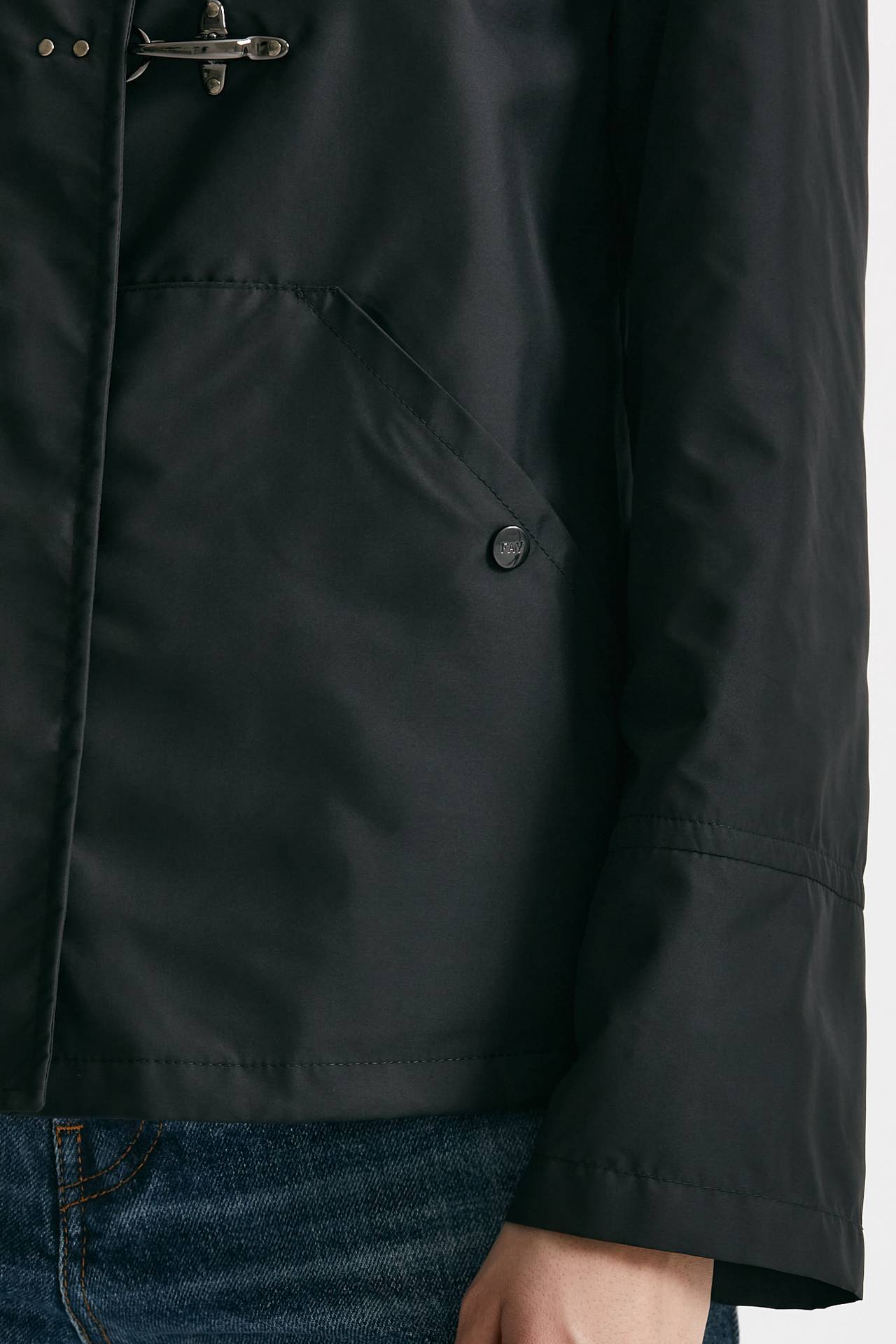 Parka corto nero sfoderato
