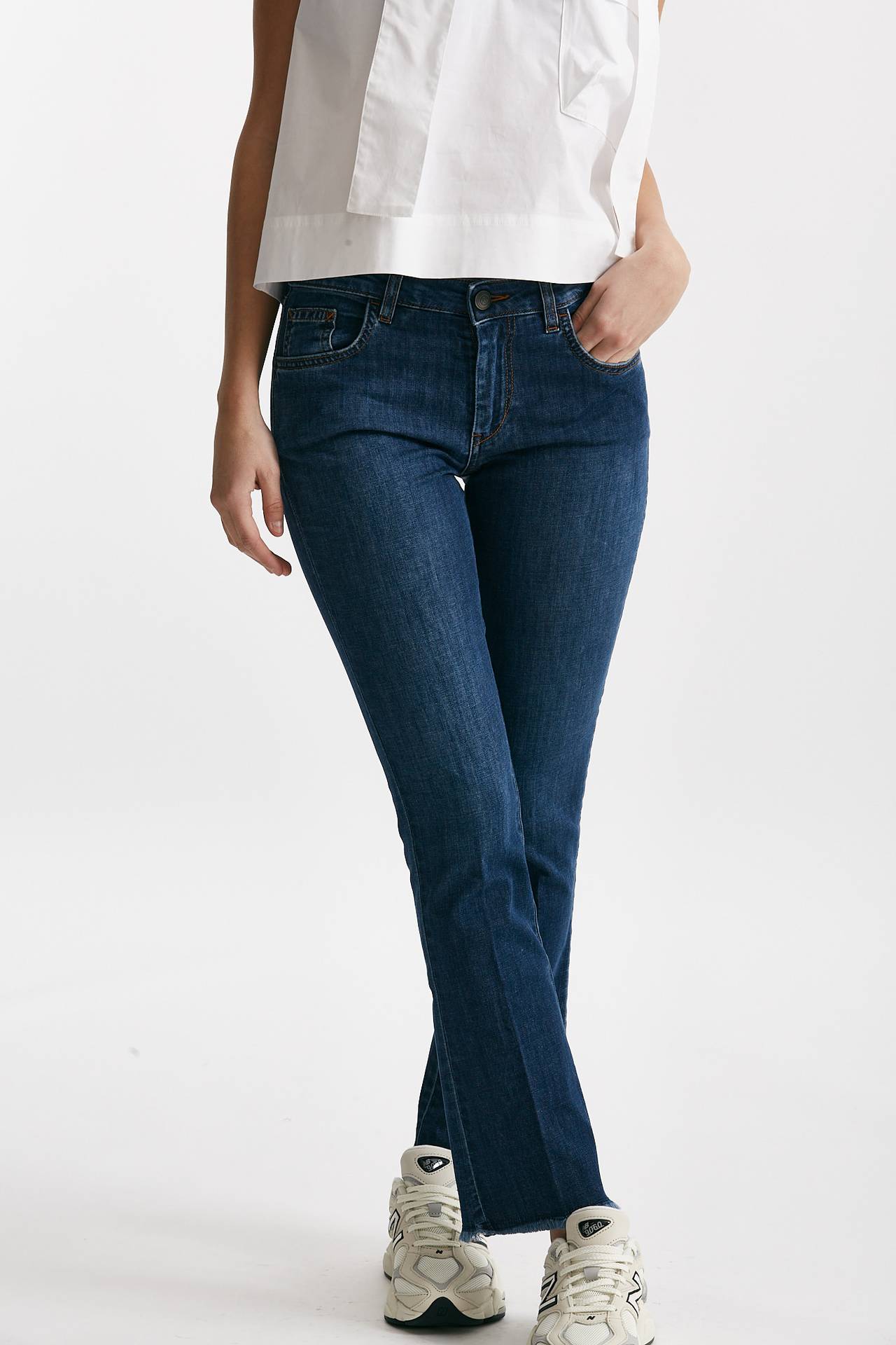 Jeans a trombetta lavaggio medio scuro