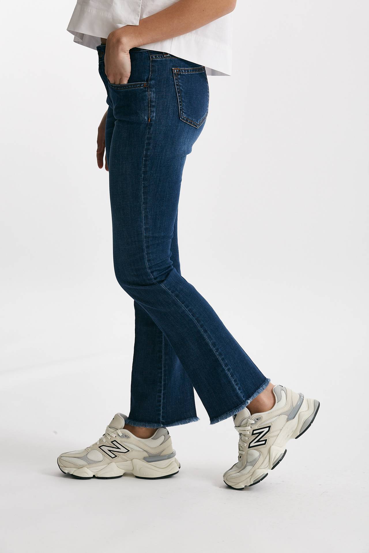 Jeans a trombetta lavaggio medio scuro