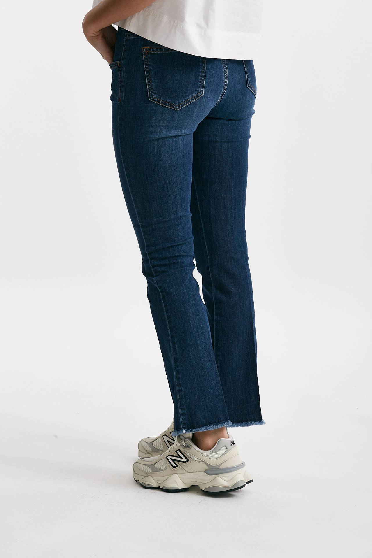 Jeans a trombetta lavaggio medio scuro