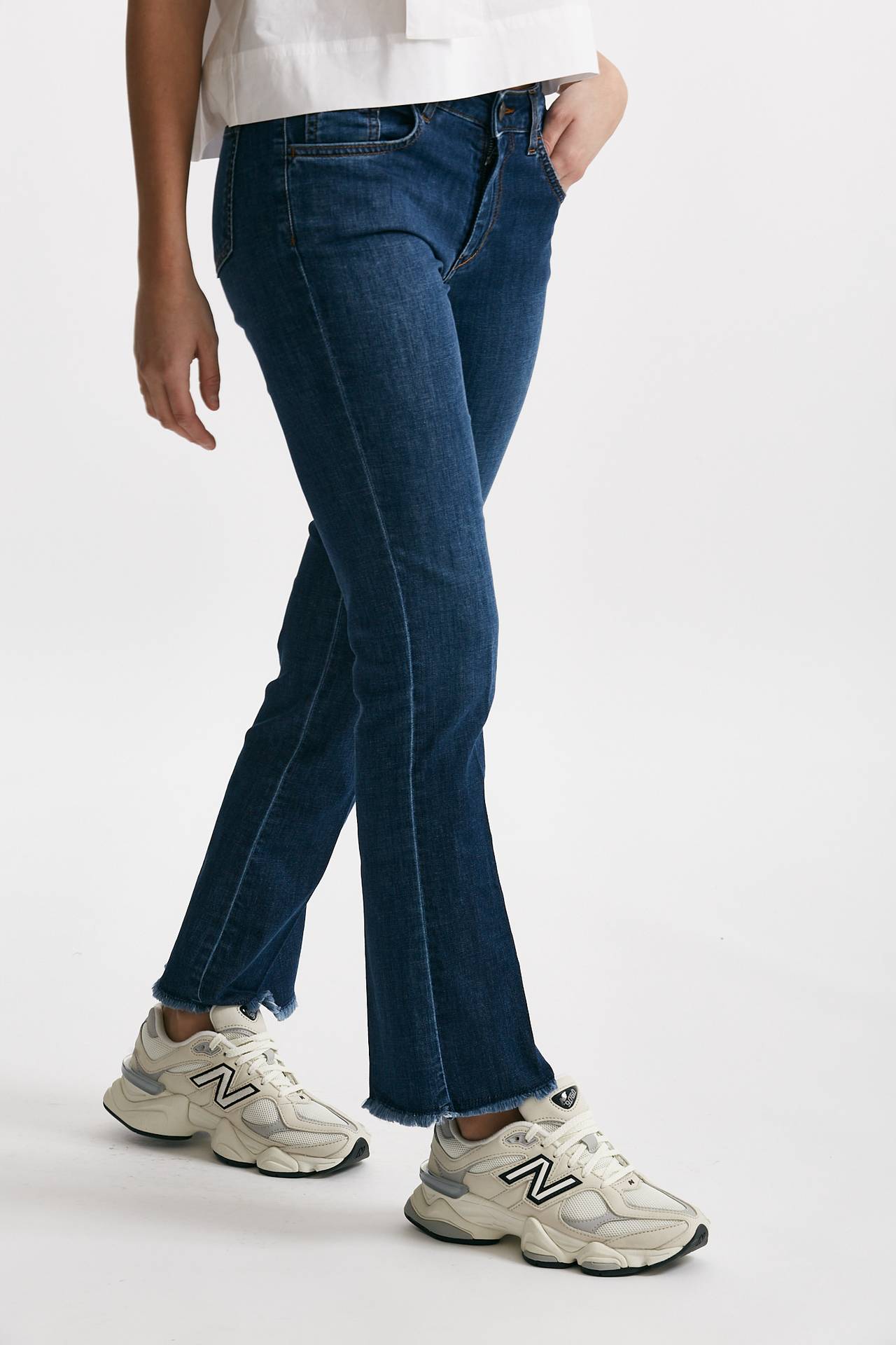 Jeans a trombetta lavaggio medio scuro