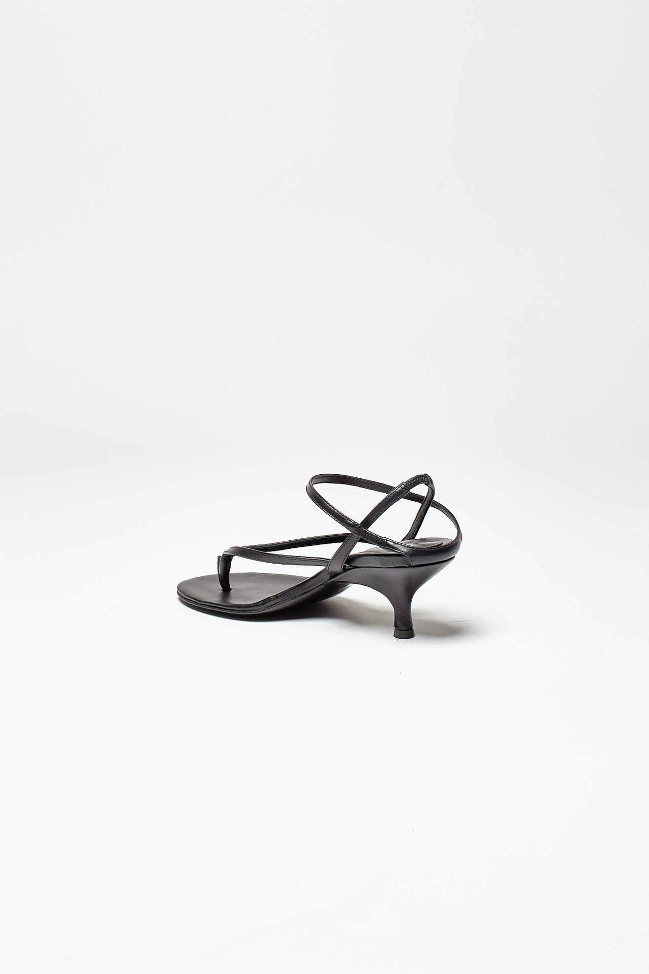 Sandalo intrecciato in pelle THE THONG nero