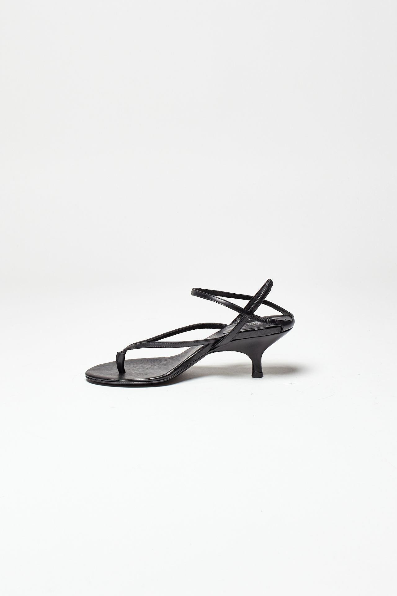 Sandalo intrecciato in pelle THE THONG nero