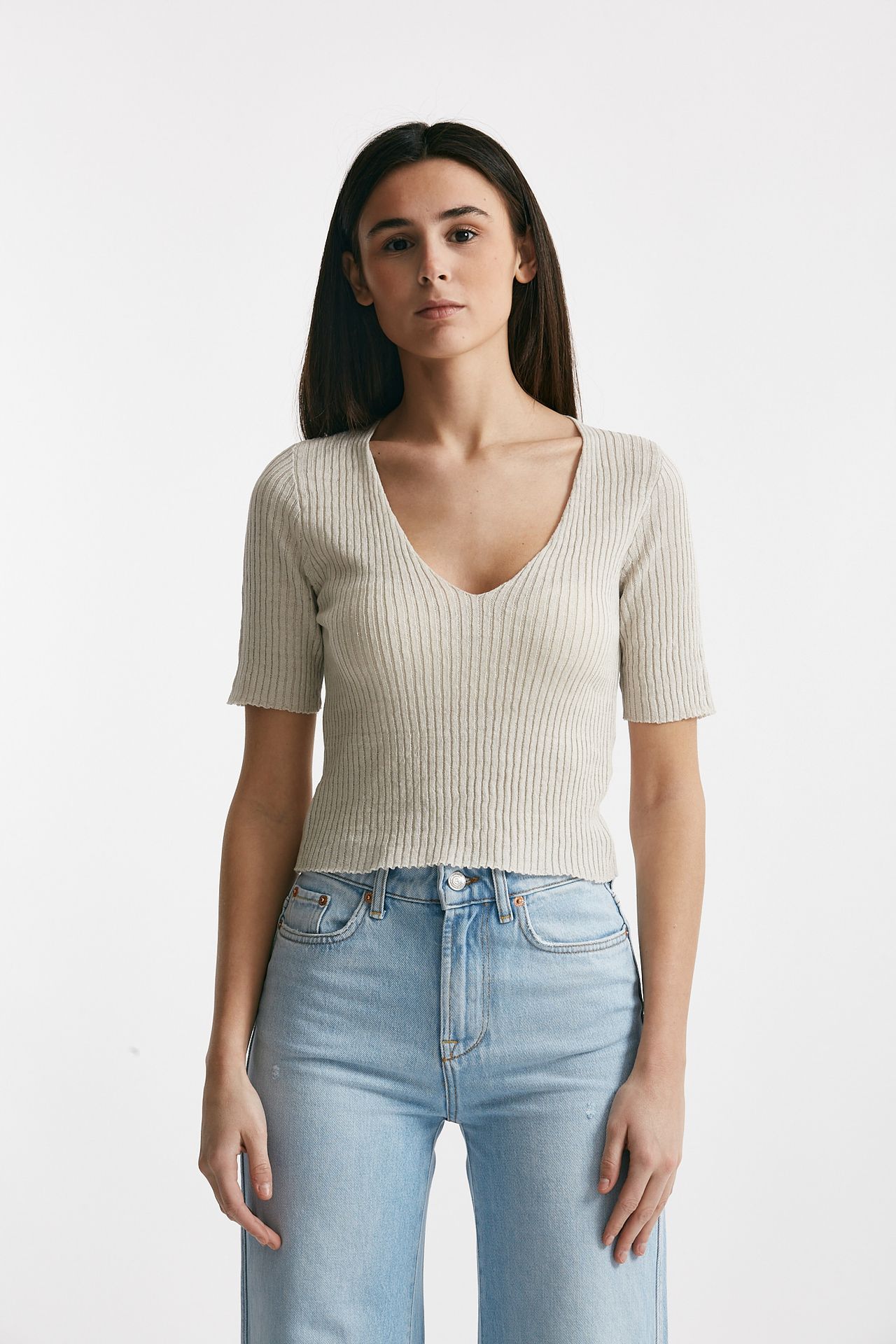 Maglia a costine grigio tortora scollo a v
