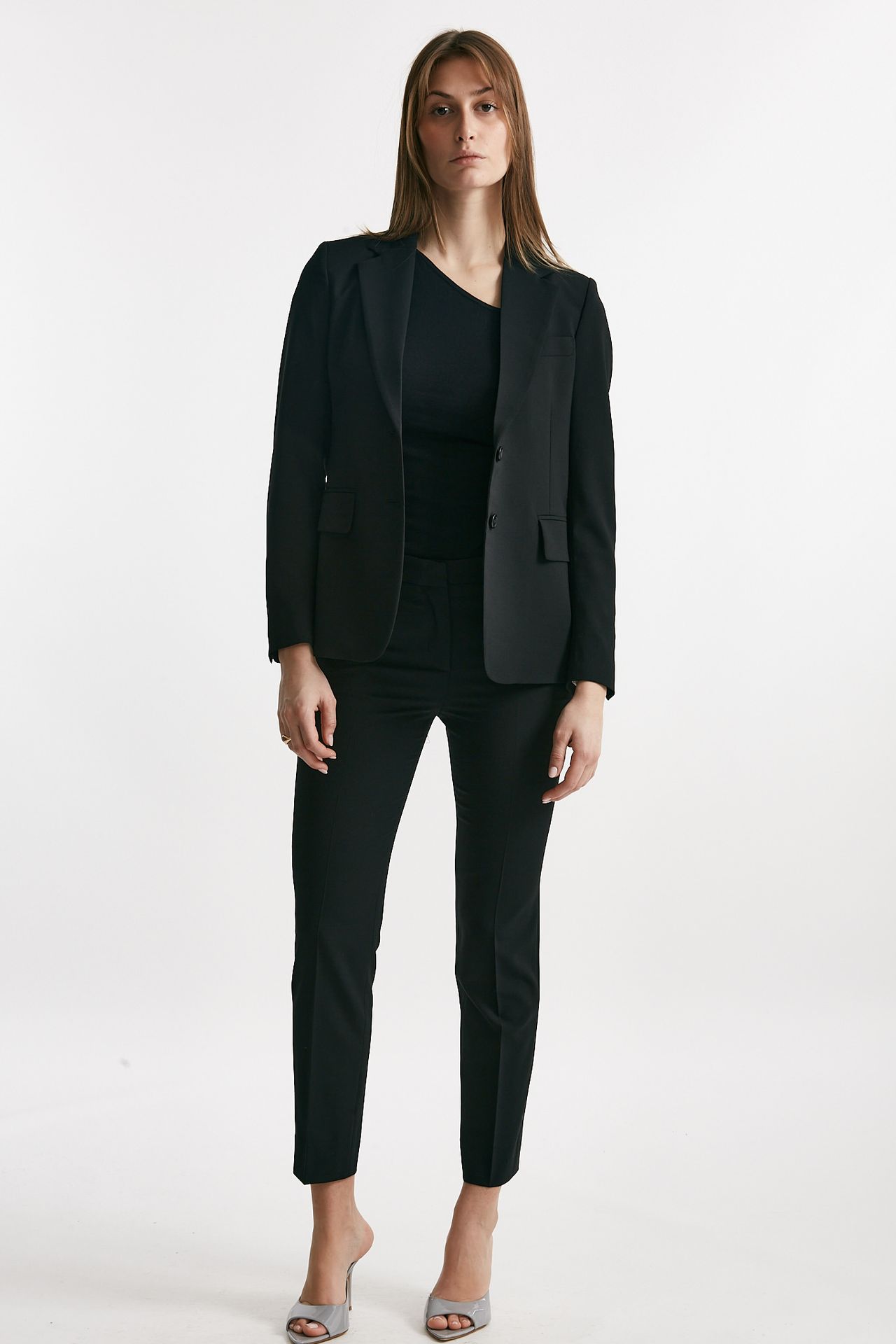 Tailleur in fresco lana nero