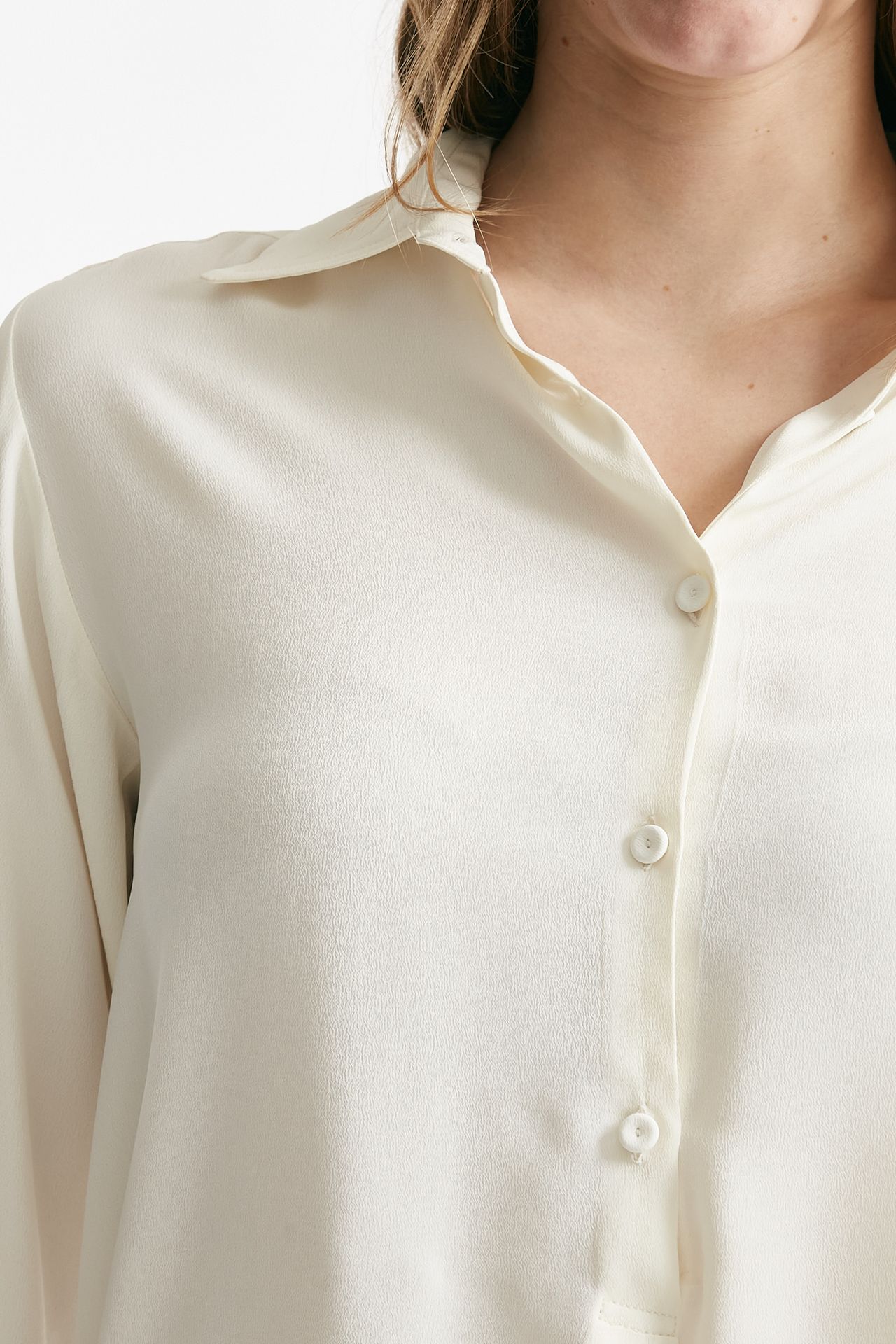 Camicia serafino in misto seta panna 