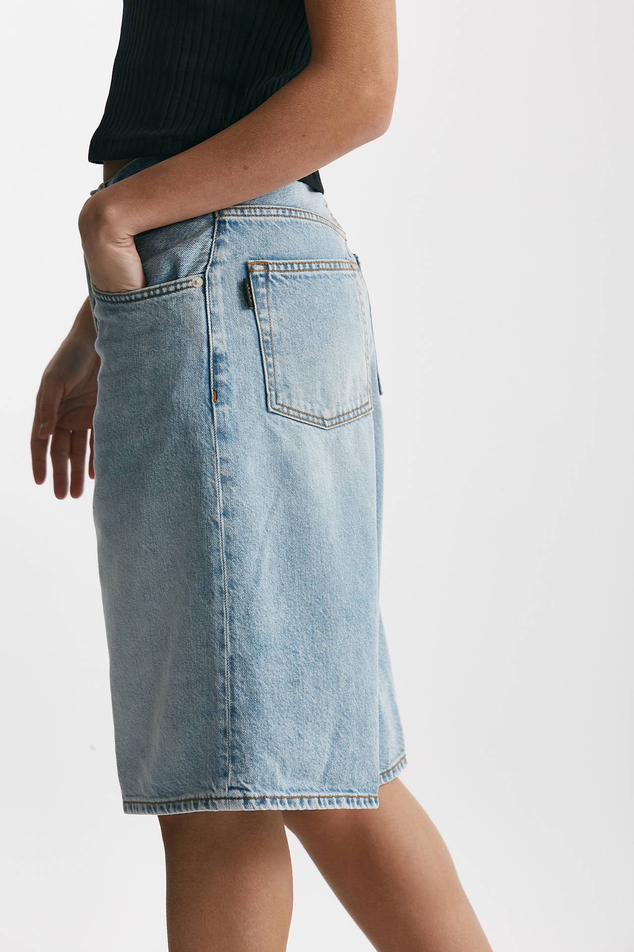 Bermuda in denim lavaggio chiaro