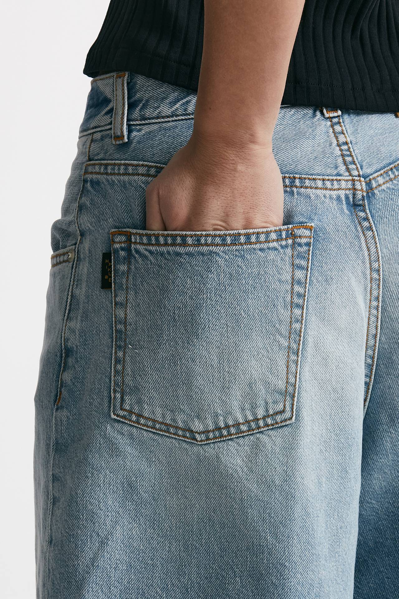 Bermuda in denim lavaggio chiaro