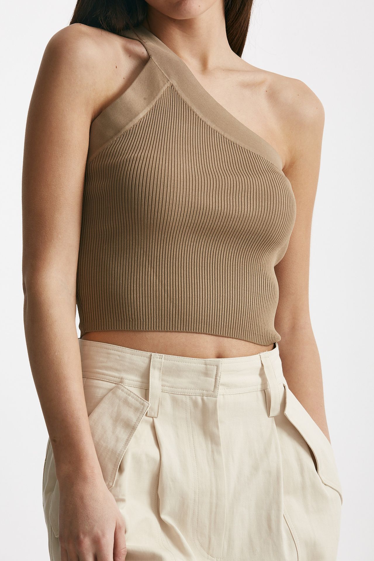 Top monospalla cammello