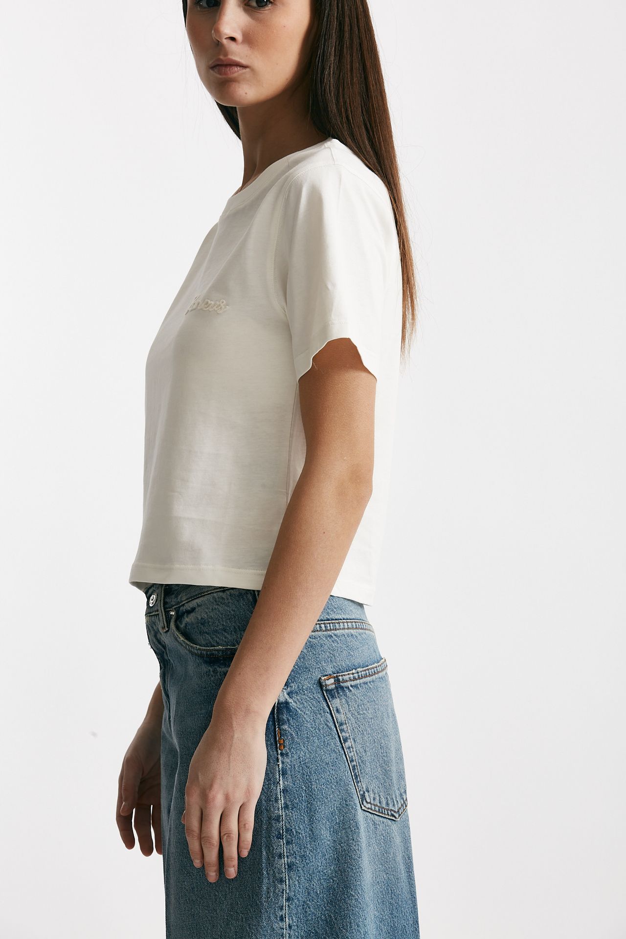 T-shirt con logo ricamato bianco