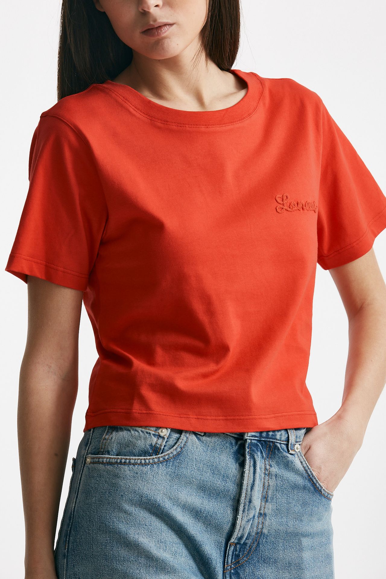 T-shirt con logo ricamato rosso