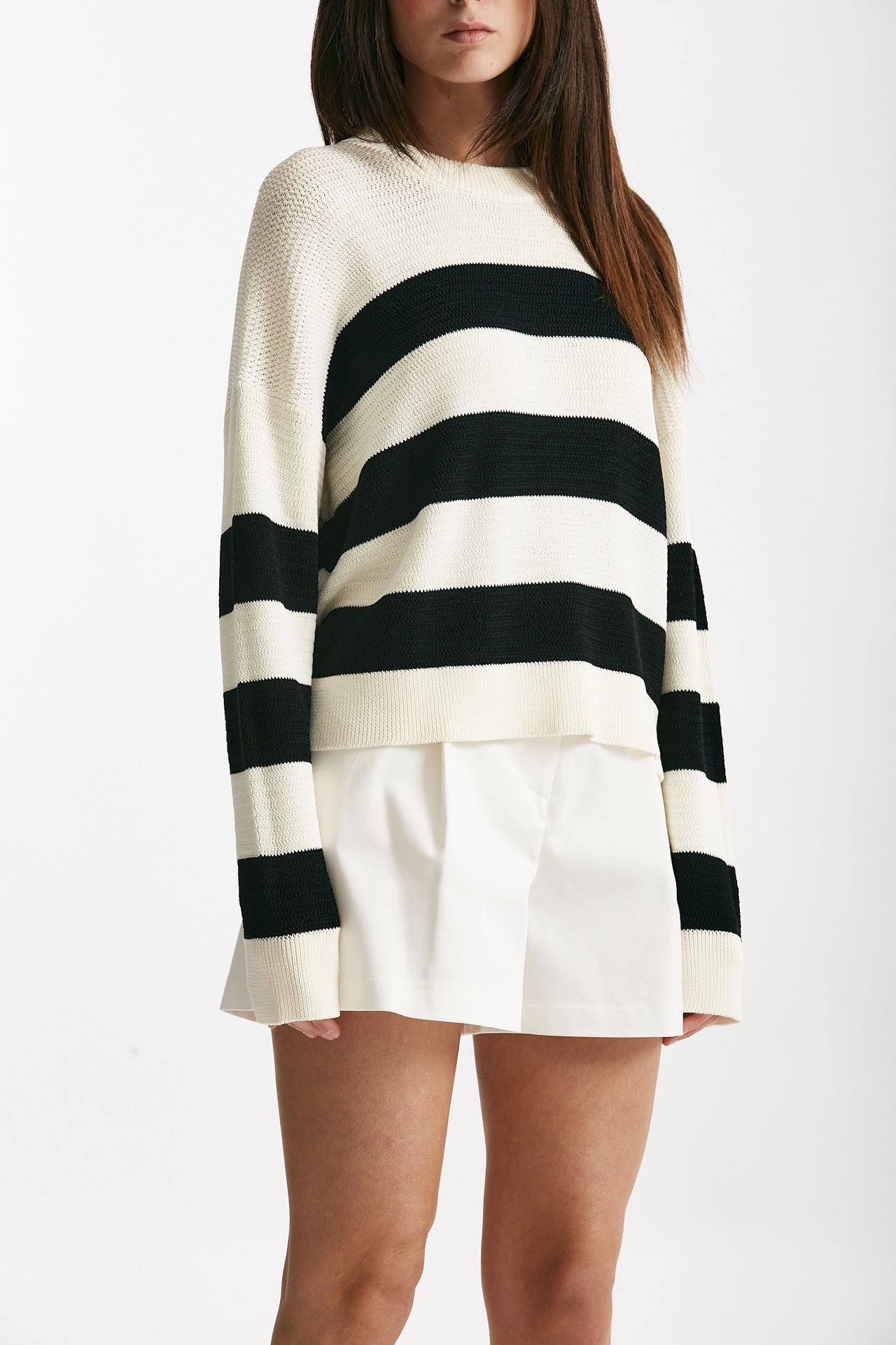 Maglia rigata panna e nera