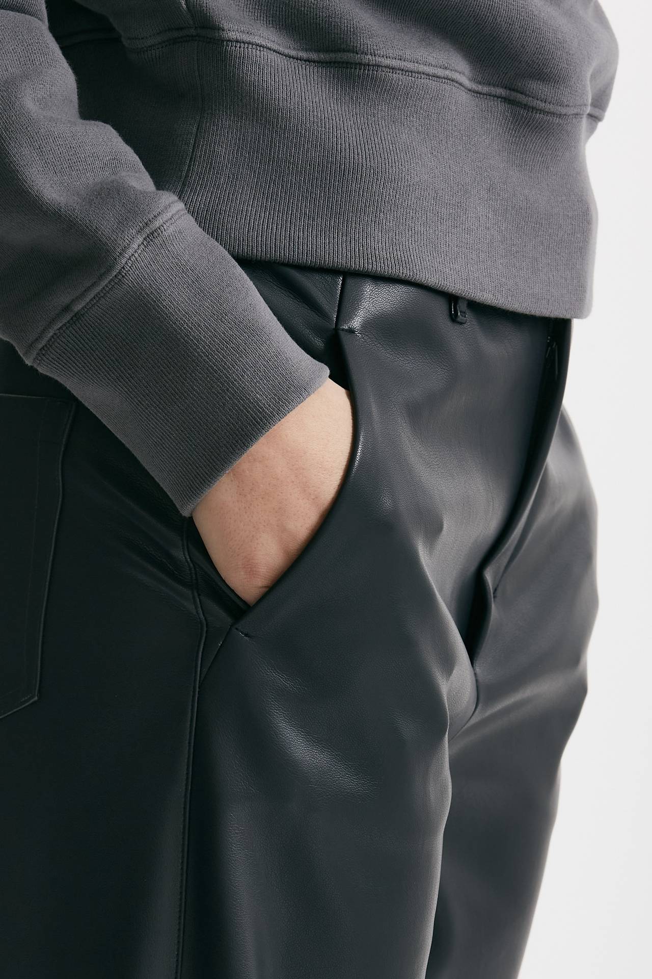 Pantalone ampio in ecopelle STORIA