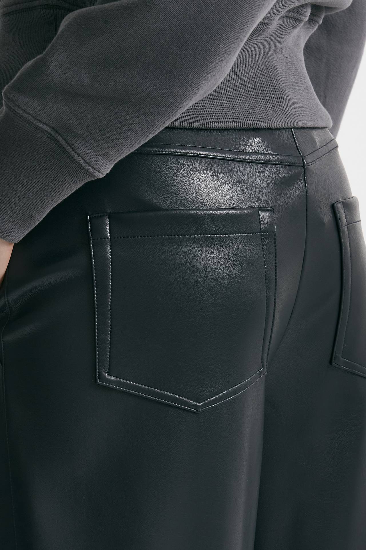 Pantalone ampio in ecopelle STORIA