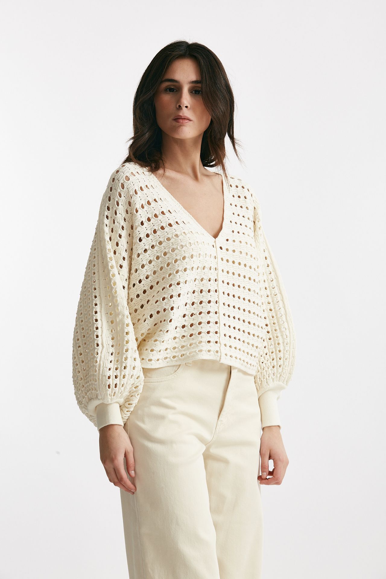 Maglia traforata panna scollo a v