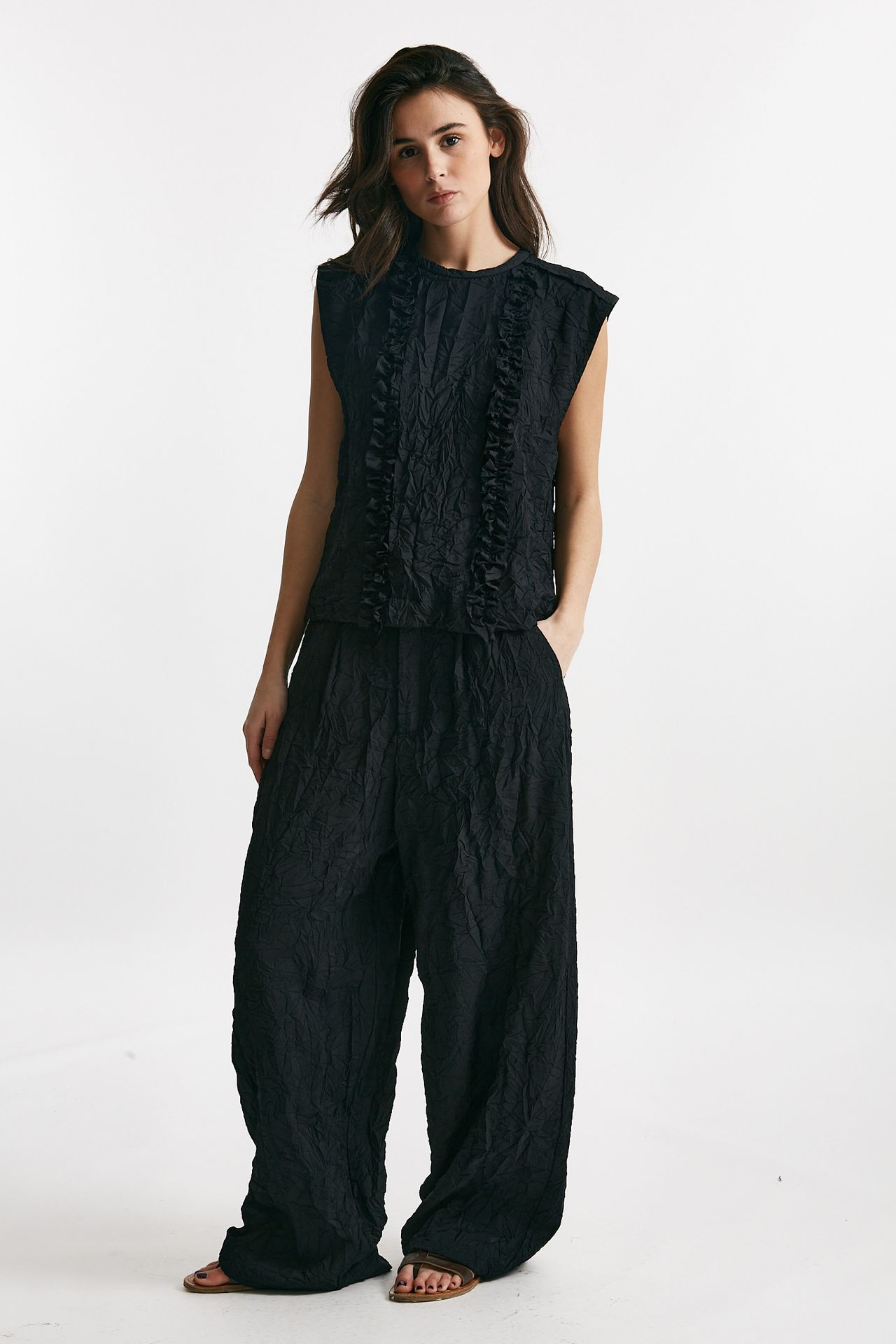Pantalone loose effetto stropicciato nero