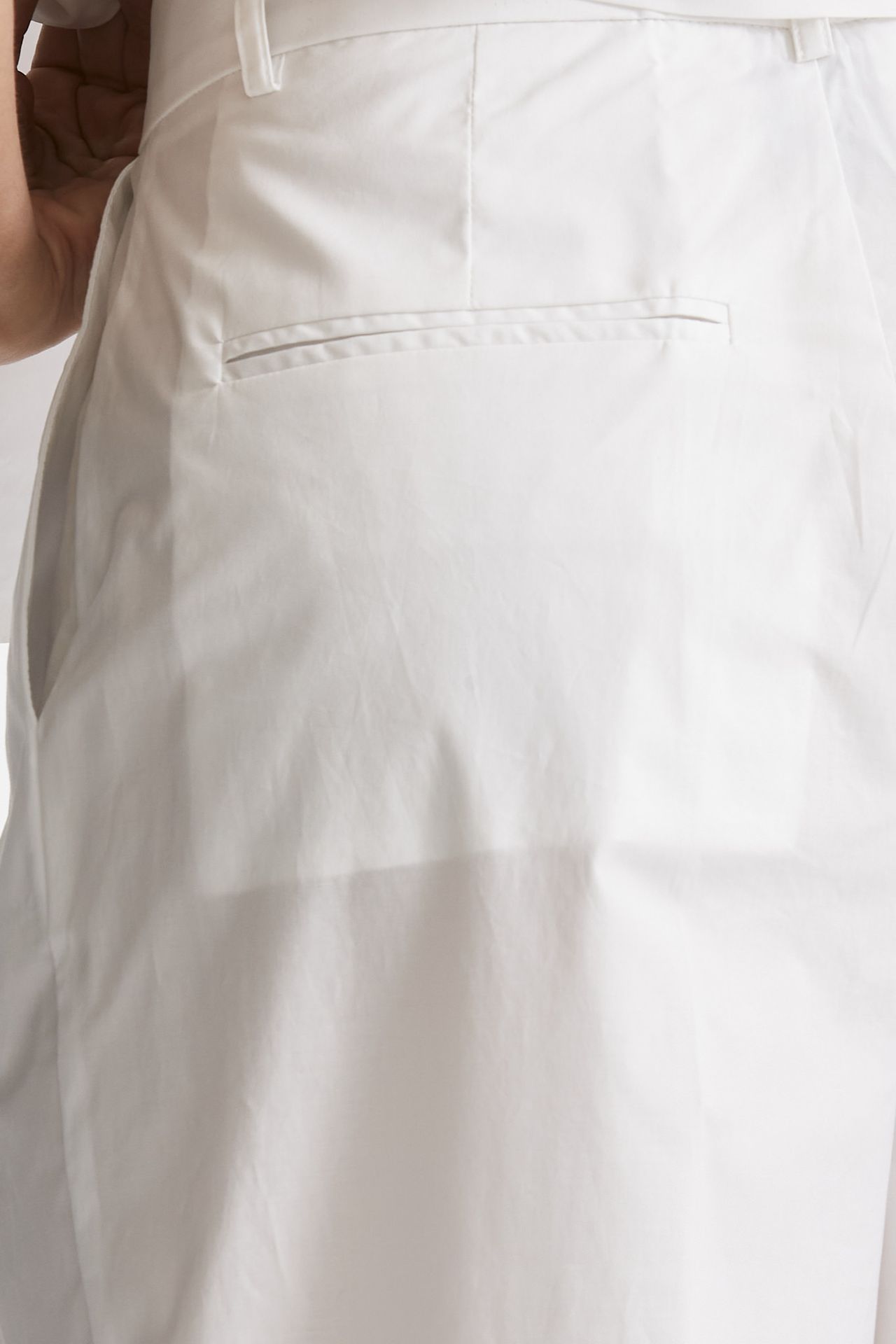 Pantalone in cotone bianco vita alta