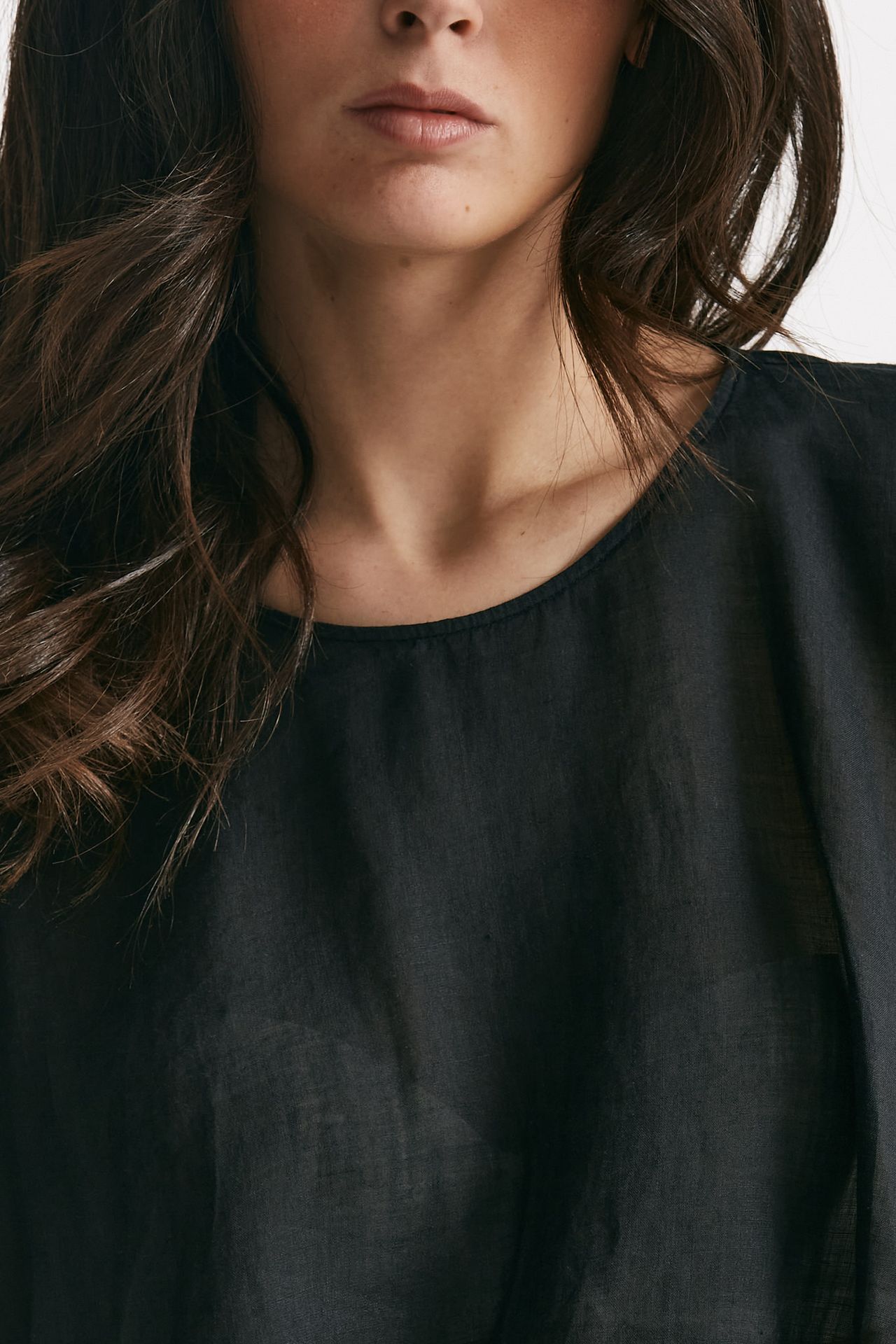 Camicia in lino nero 