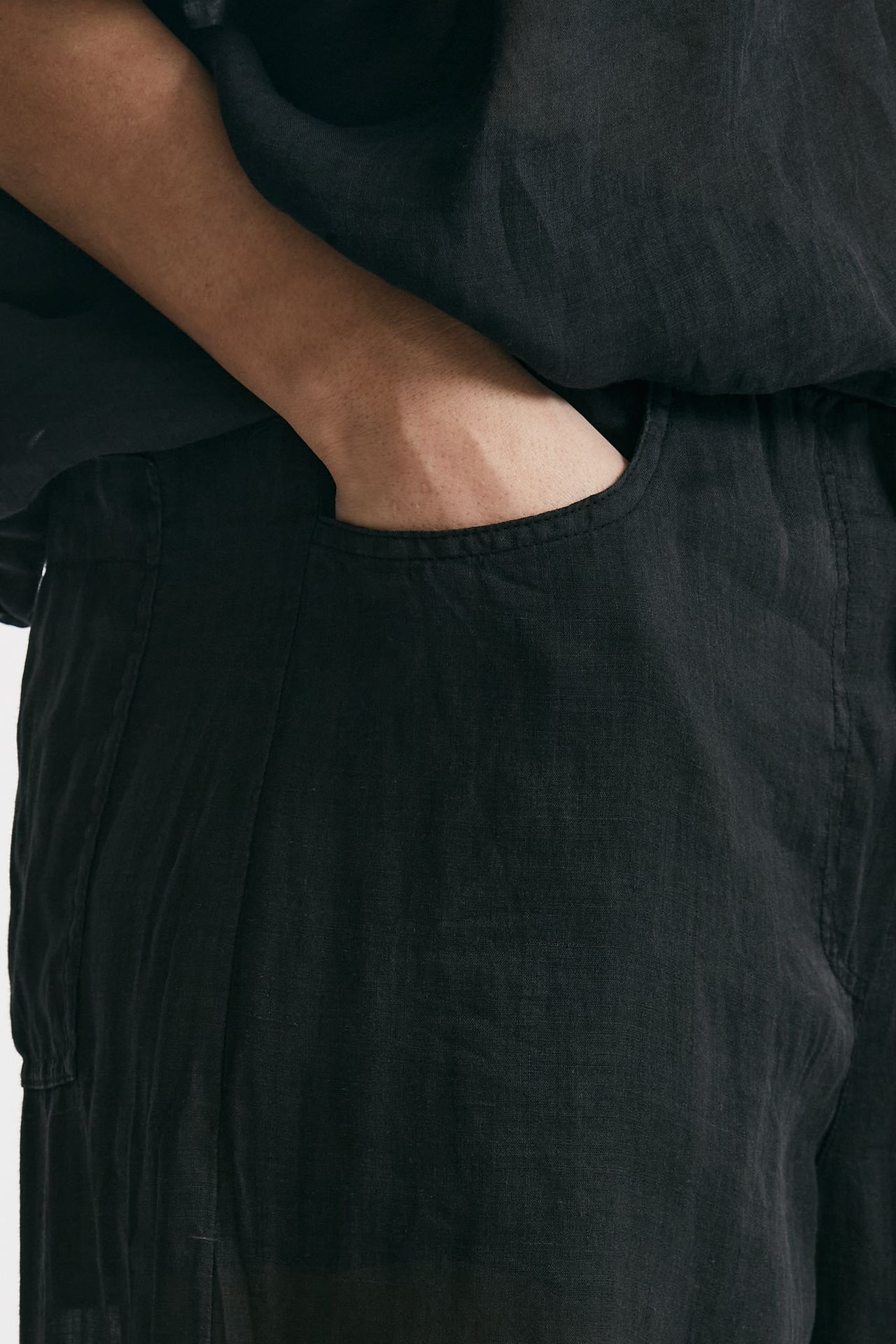 Pantalone in lino nero vita alta 