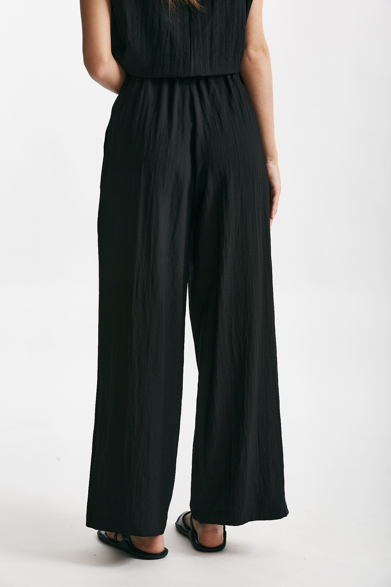 Pantalone effetto stropicciato nero