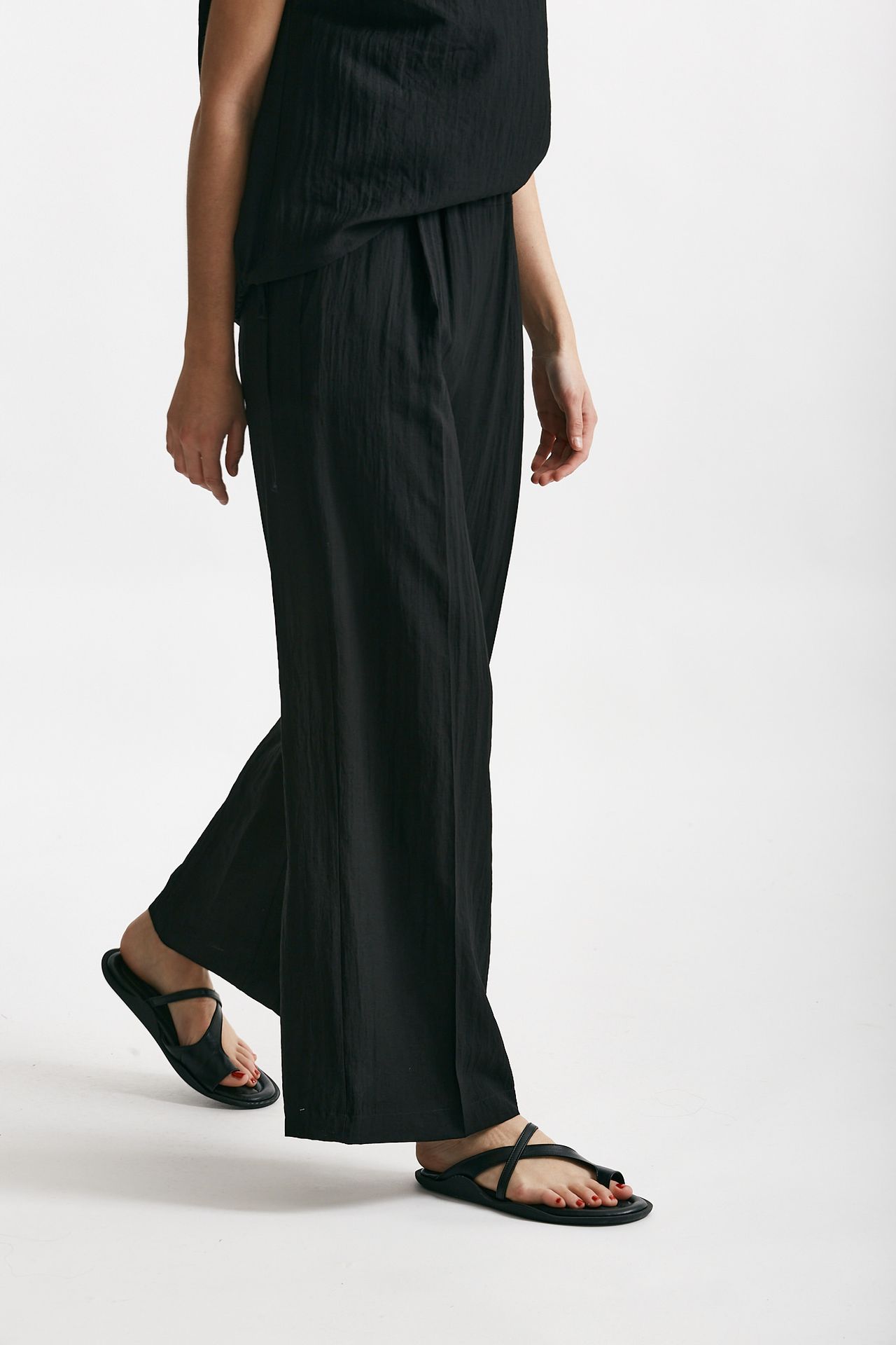 Pantalone effetto stropicciato nero