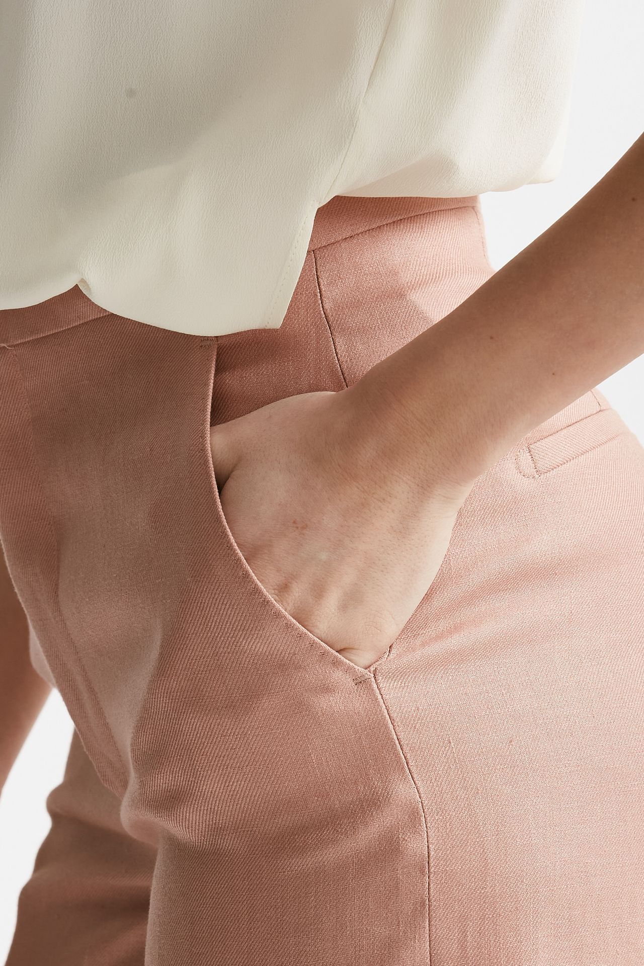 Bermuda in lino vita alta rosa