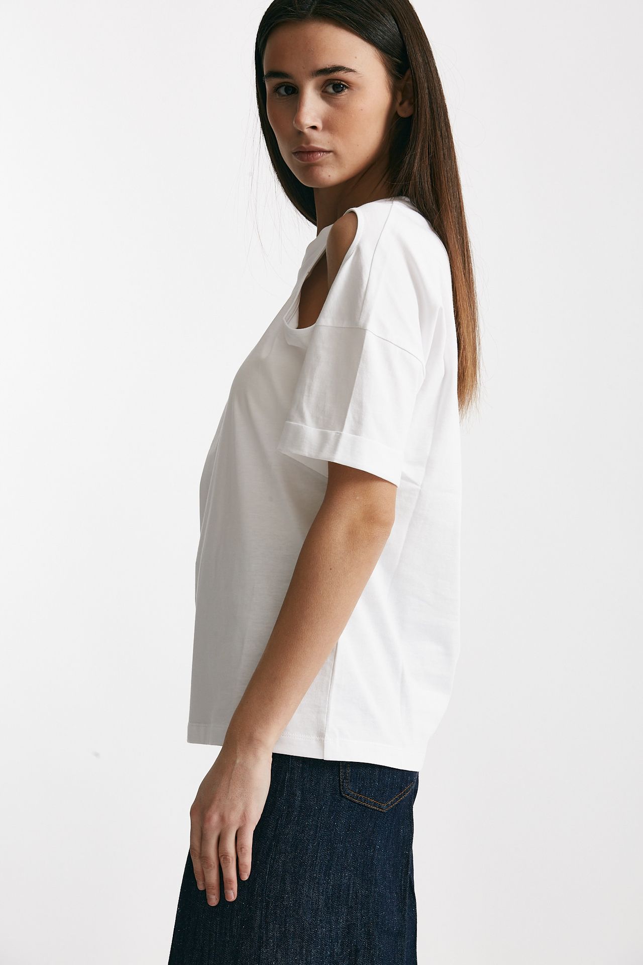 T-shirt girocollo cut out bianco 