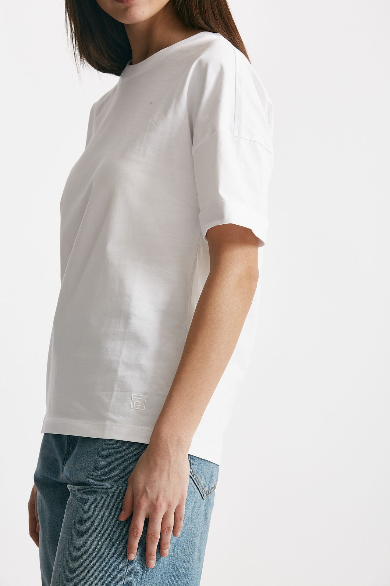 T-shirt girocollo over bianco 
