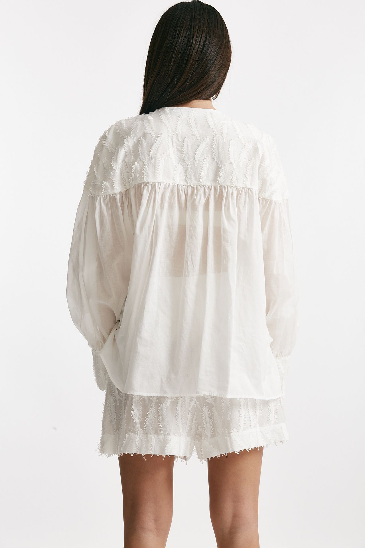 Camicia over bianco