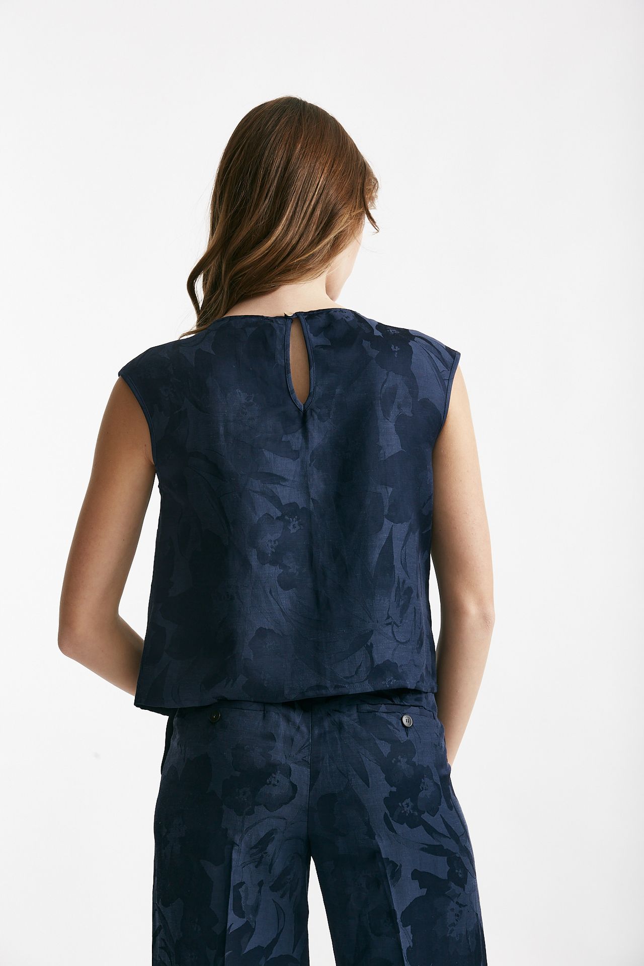 Top in fantasia fiorata blu 