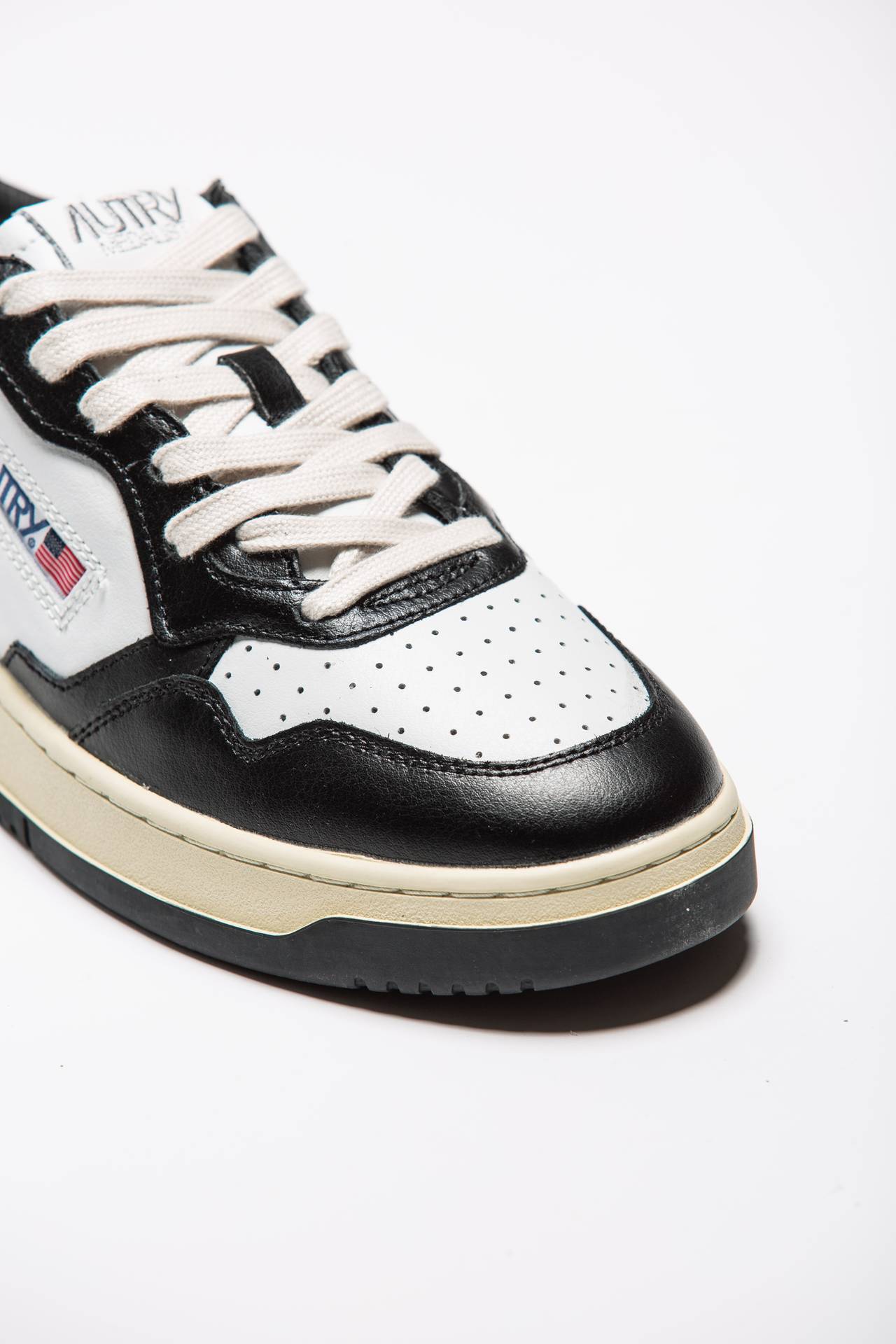 Sneakers MEDALIST LOW-AULM-WB01